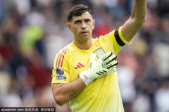 两手操作！曝曼联仍想签维拉的大马丁 同时在谈拉门斯