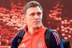 曼联冬窗必须全力梭哈！锁定 “无解妖星”，冲欧冠就靠他